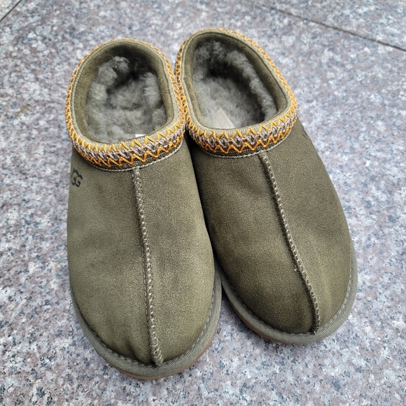 UGG slippers - Picture 9 of 11